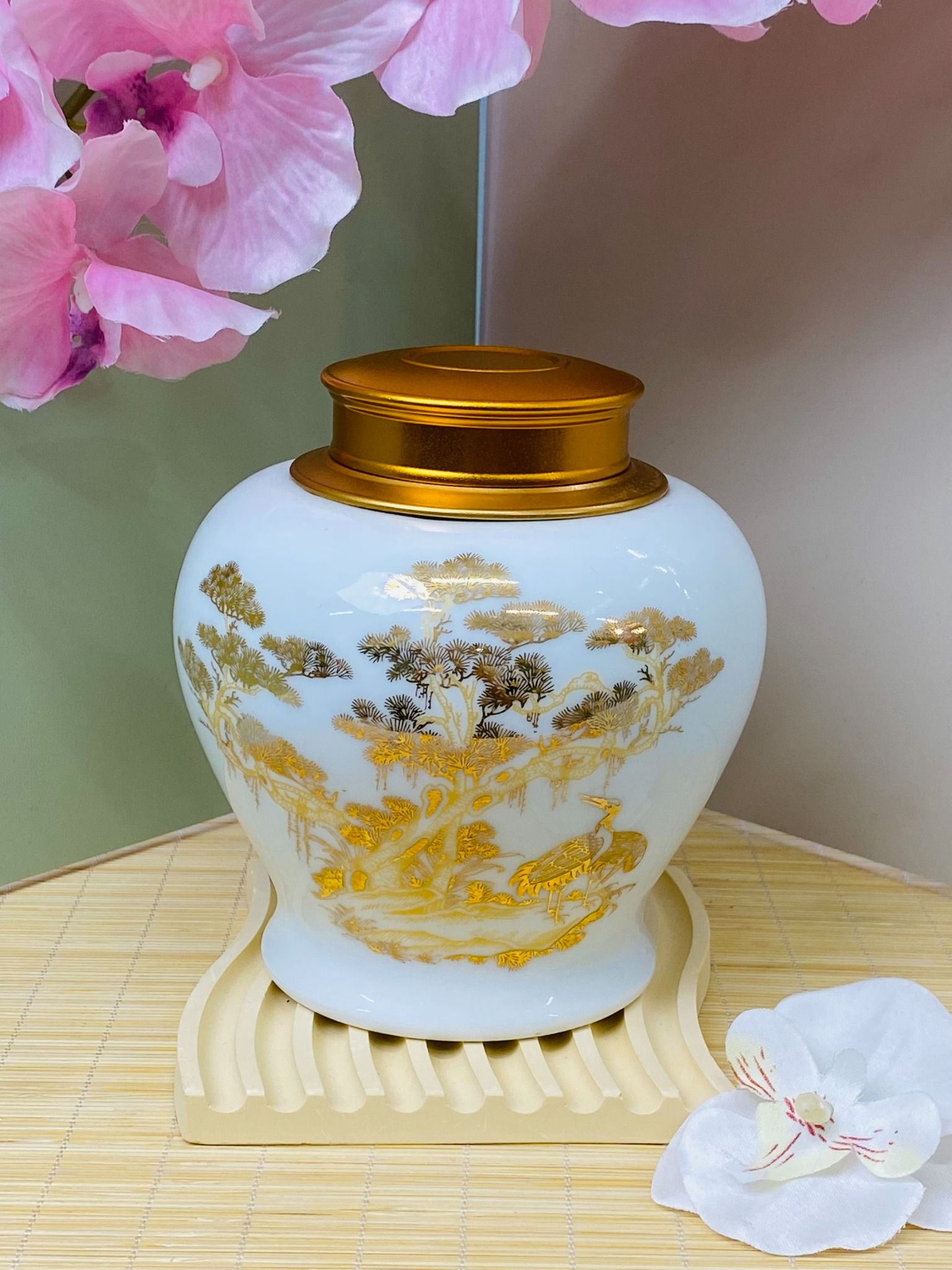 Hộp Chè 2,5L Trắng - Sự Lựa Chọn Hoàn Hảo Cho Người Yêu Thích Trà