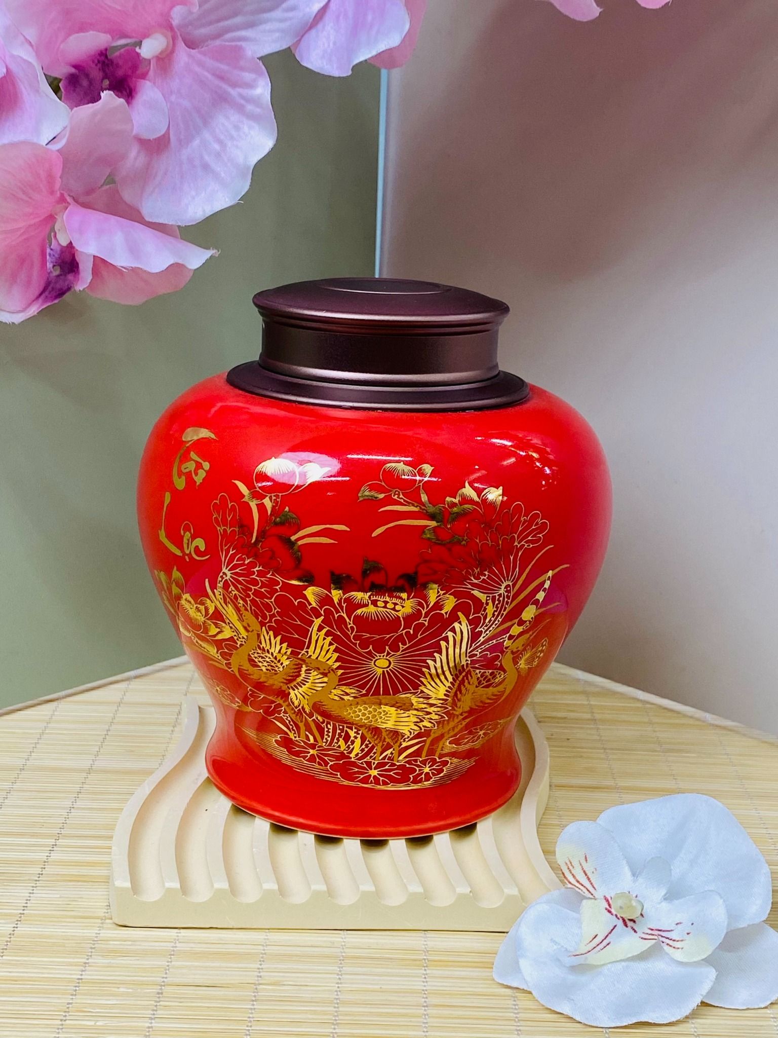 Hộp Chè 2,5L Đỏ - Sự Lựa Chọn Hoàn Hảo Cho Người Yêu Thích Trà