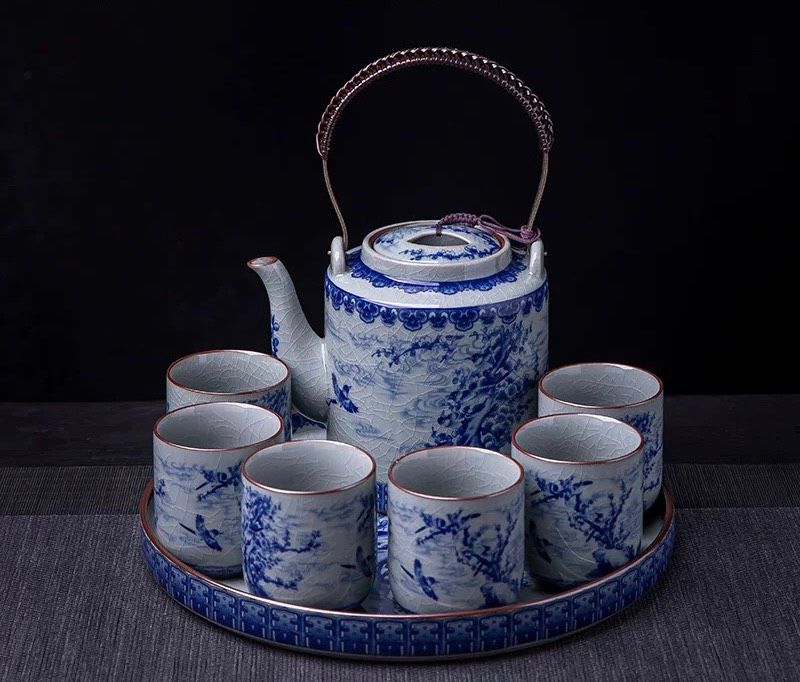 Bộ ấm trà sứ trắng xanh