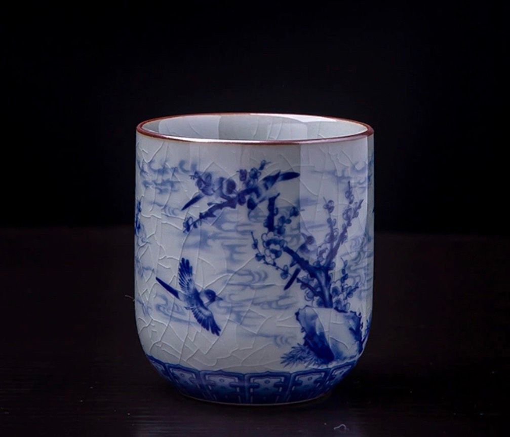 Bộ ấm trà sứ trắng xanh