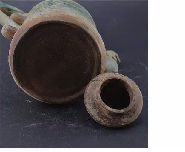 Bình sứ chạm khắc men màu, rồng, phượng và miệng gà
