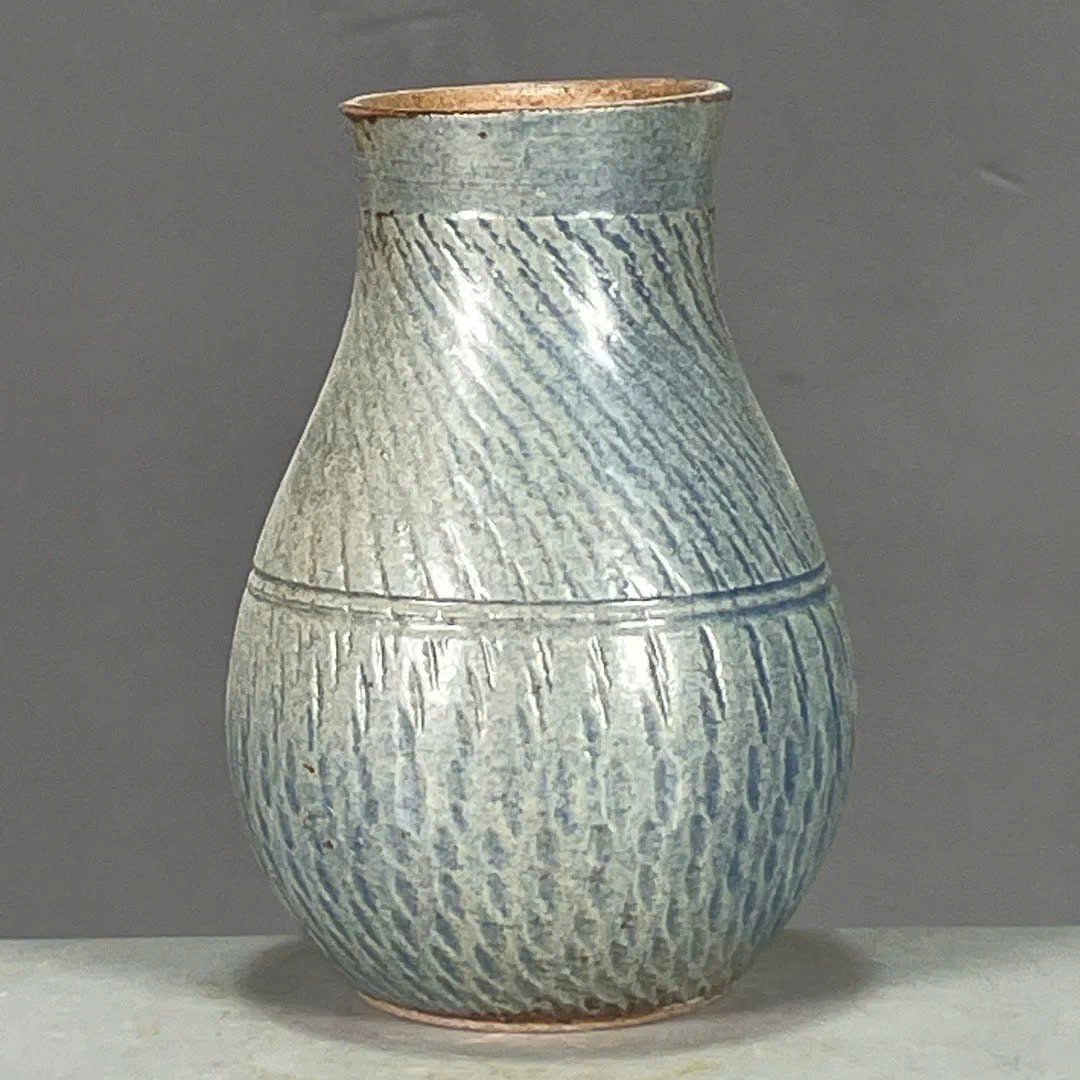 Bình trang trí men xanh