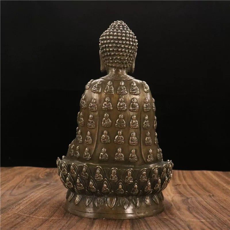 Tượng phật trên đài sen