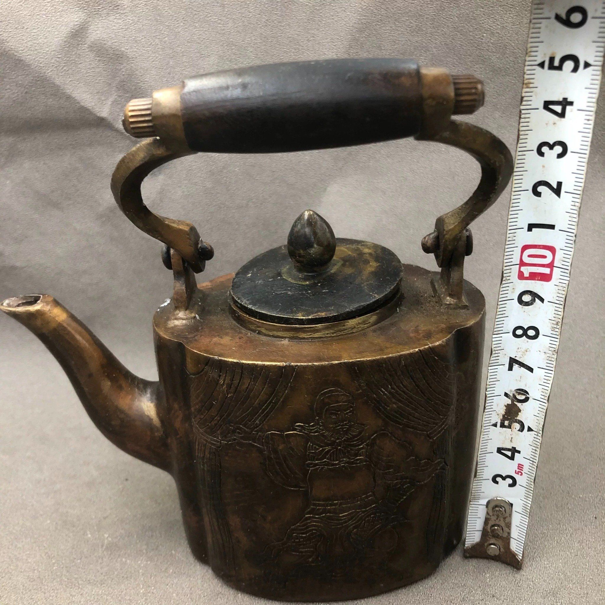 Ấm đun nước cổ