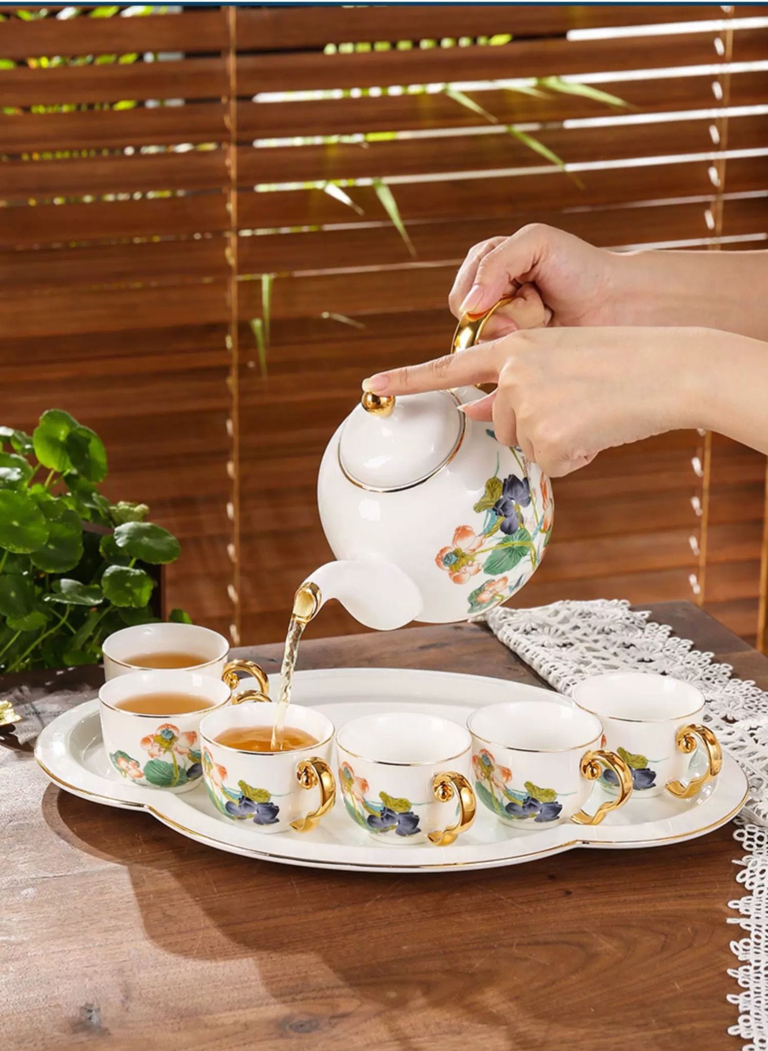 Bộ ấm chén trà sang trọng