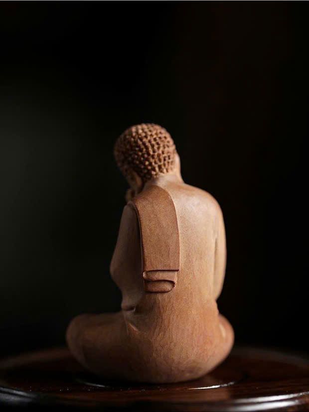 Thiền gỗ đàn hương
