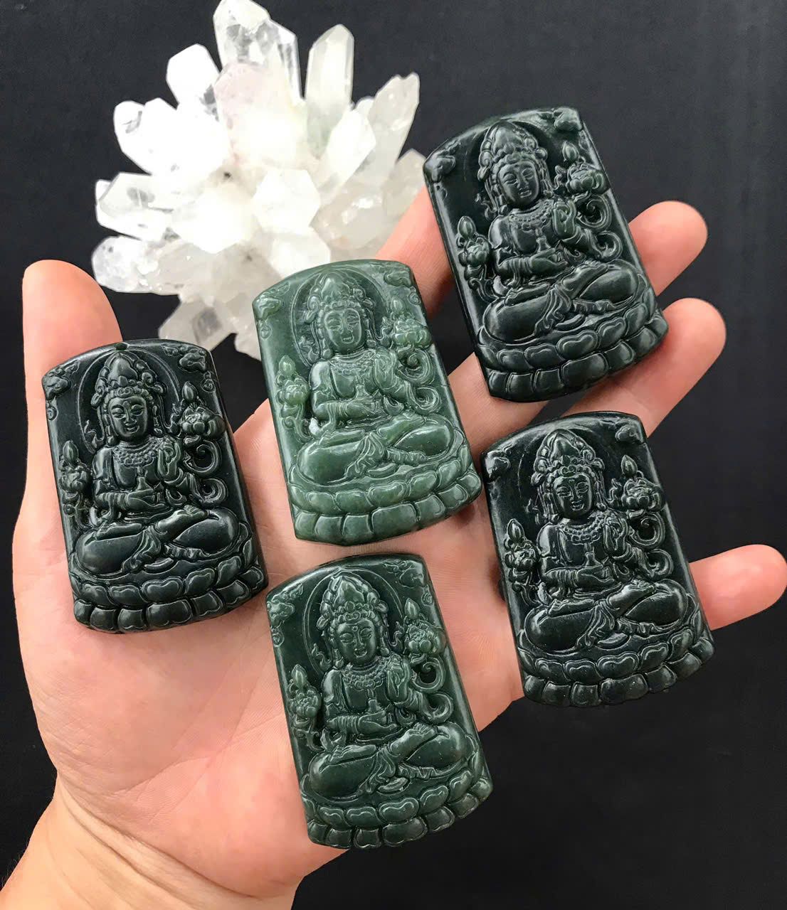 Mặt Dây Mẹ Hiền Quán Âm Ngọc Bích Tự Nhiên Nerphrite