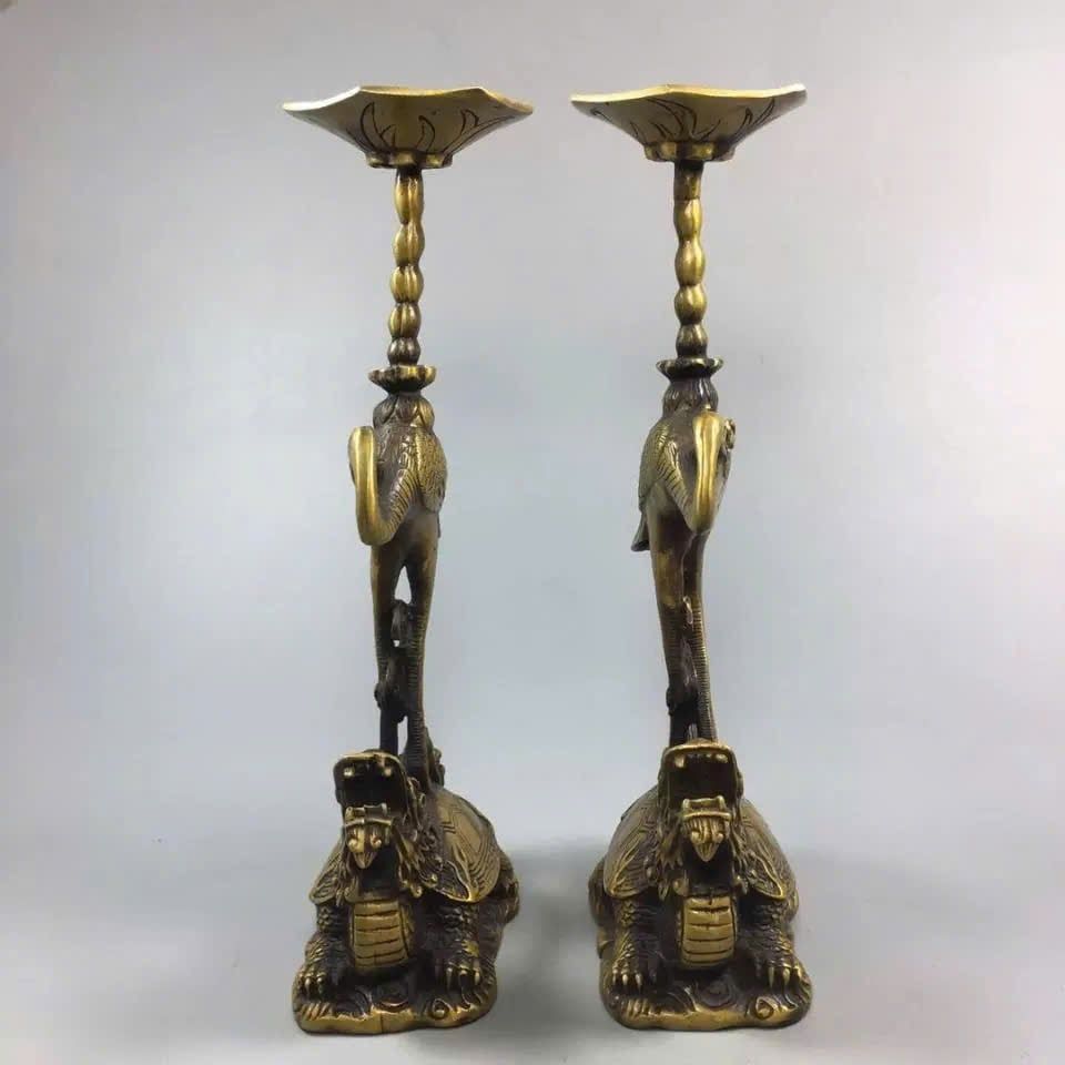 Đèn dầu, bàn nến đồng cổ