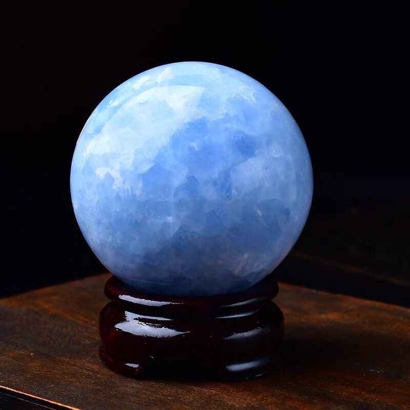 Đồ trang trí quả cầu pha lê