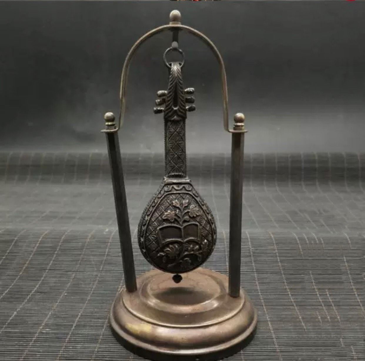 Đồng hồ cổ để bàn