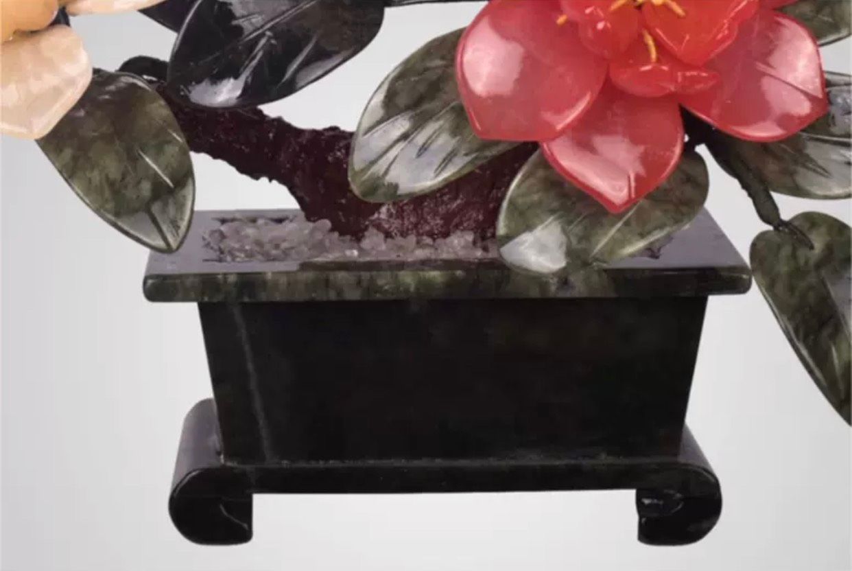 Chậu hoa mẫu đơn trang trí
