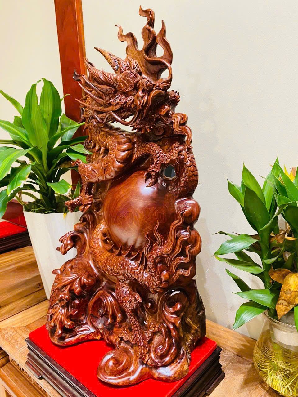 Nhất Long Vờn Ngọc Gỗ Cẩm