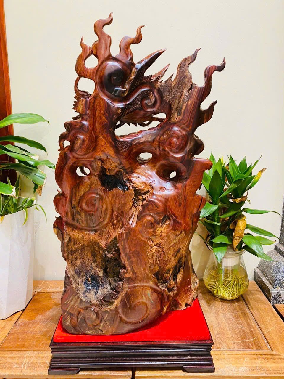 Nhất Long Vờn Ngọc Gỗ Cẩm