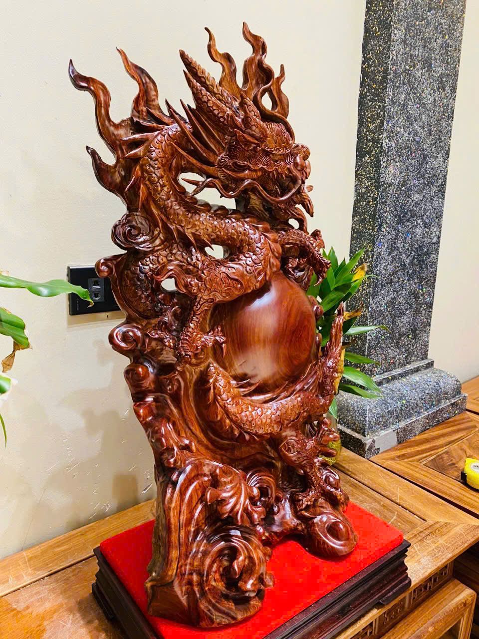 Nhất Long Vờn Ngọc Gỗ Cẩm