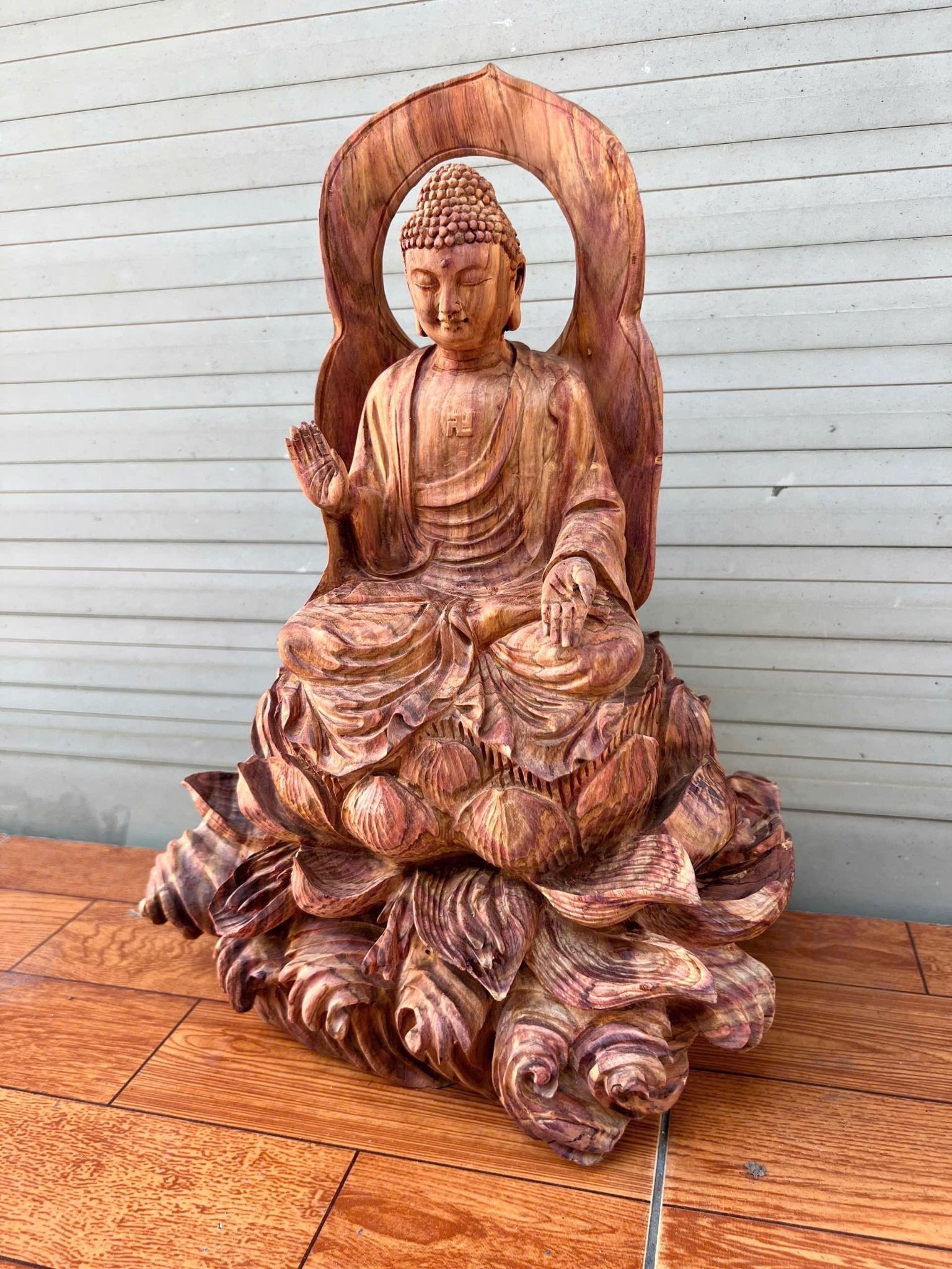 Phật A Di Đà Ngồi Đài Sen