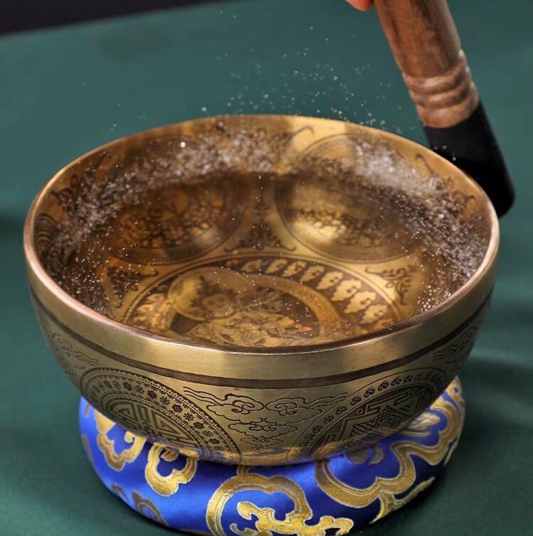 Chuông bát tượng Phật