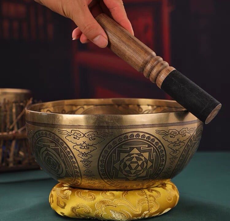 Chuông bát tượng Phật