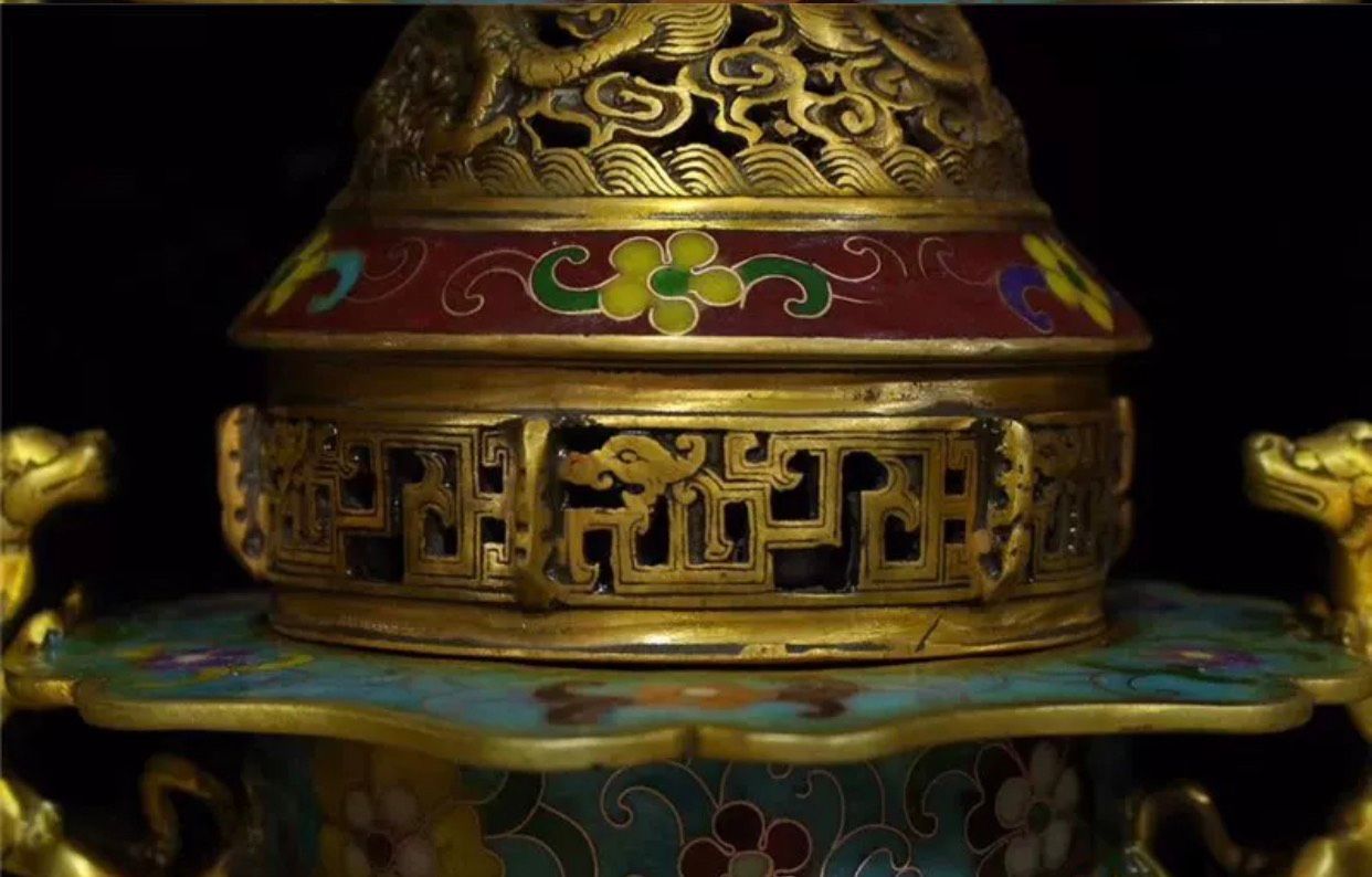 Lư hương tai rồng cổ