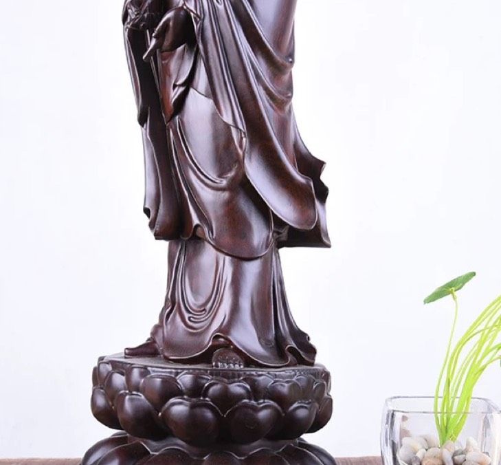 Tượng Quan Âm bồ tát Chất liệu gỗ mun