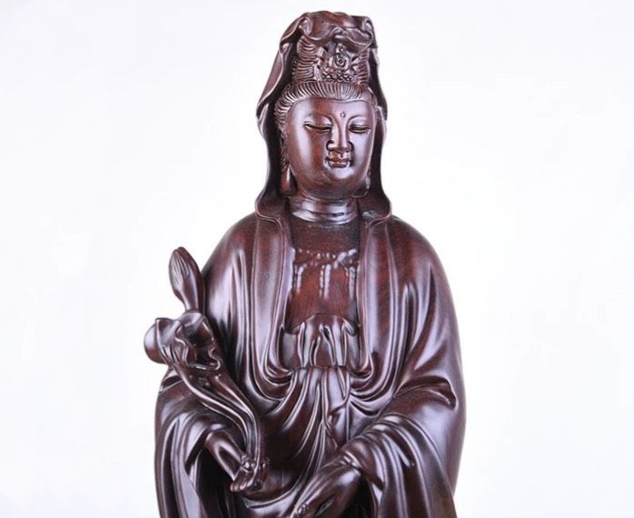 Tượng Quan Âm bồ tát Chất liệu gỗ mun