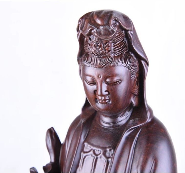 Tượng Quan Âm bồ tát Chất liệu gỗ mun