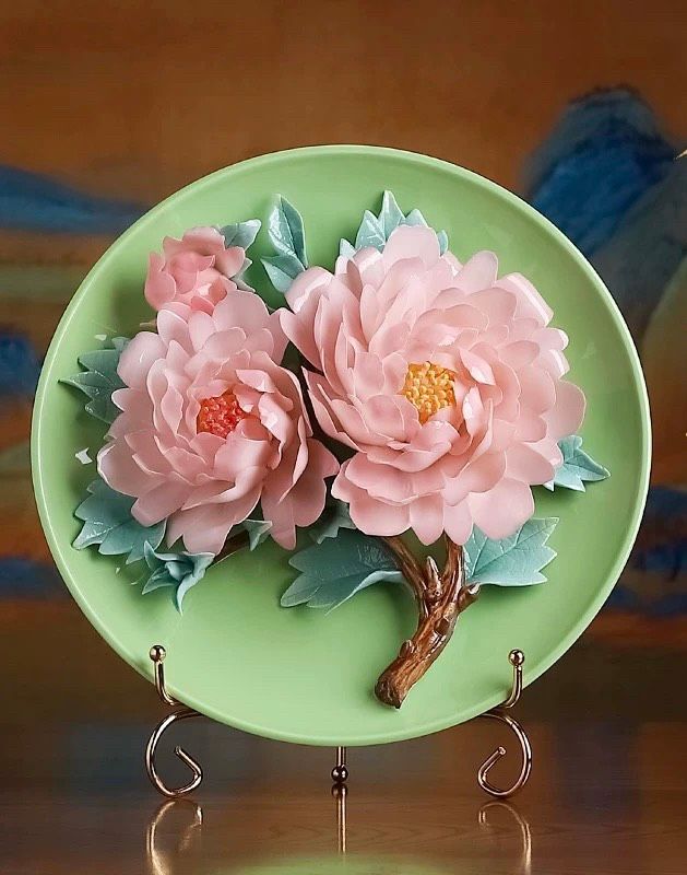 Đĩa Hoa mẫu đơn nở trên đĩa