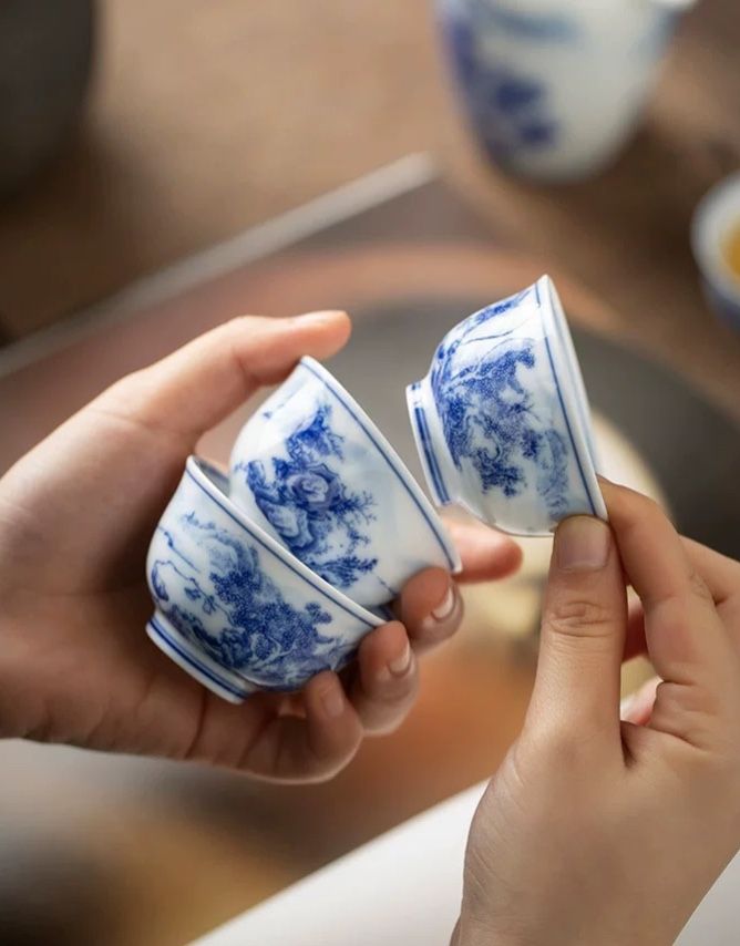 Bộ ấm chén trà sang trọng Chất liệu sứ