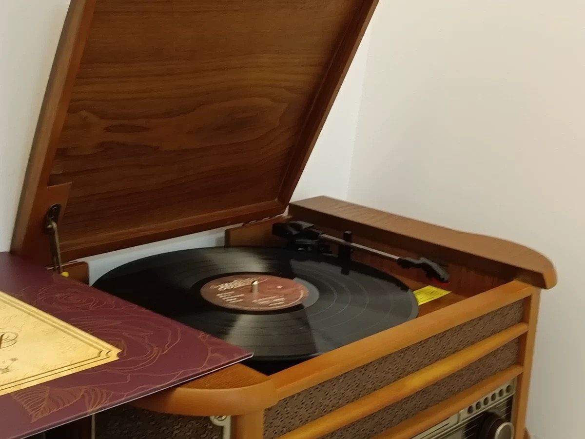 Hộp máy hát vinyl cổ điển