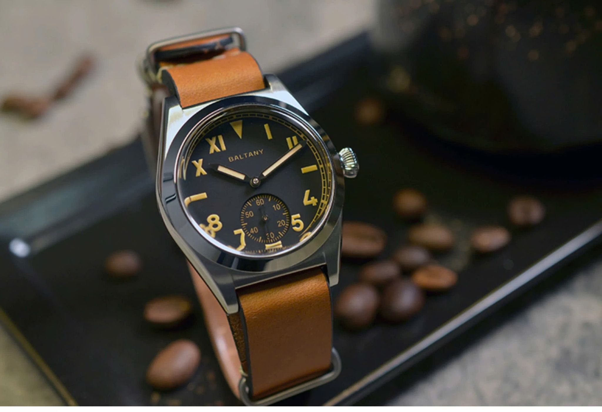 Đồng hồ Bộ máy: bộ máy cơ tự động Vỏ: Thép không gỉ 316L