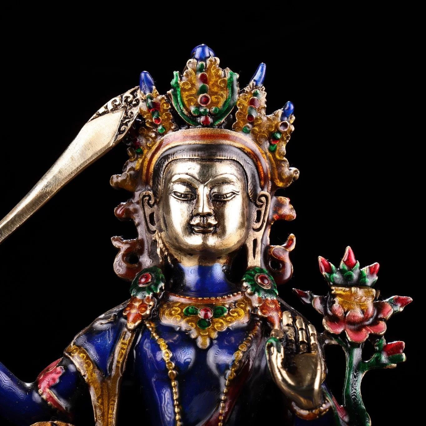 Tượng Phật Văn Thù cầm kiếm