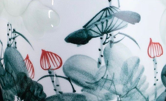 Bình Hoa Ánh Sen Trăng Để Bàn Chất liệu: Gốm sứ cao cấp