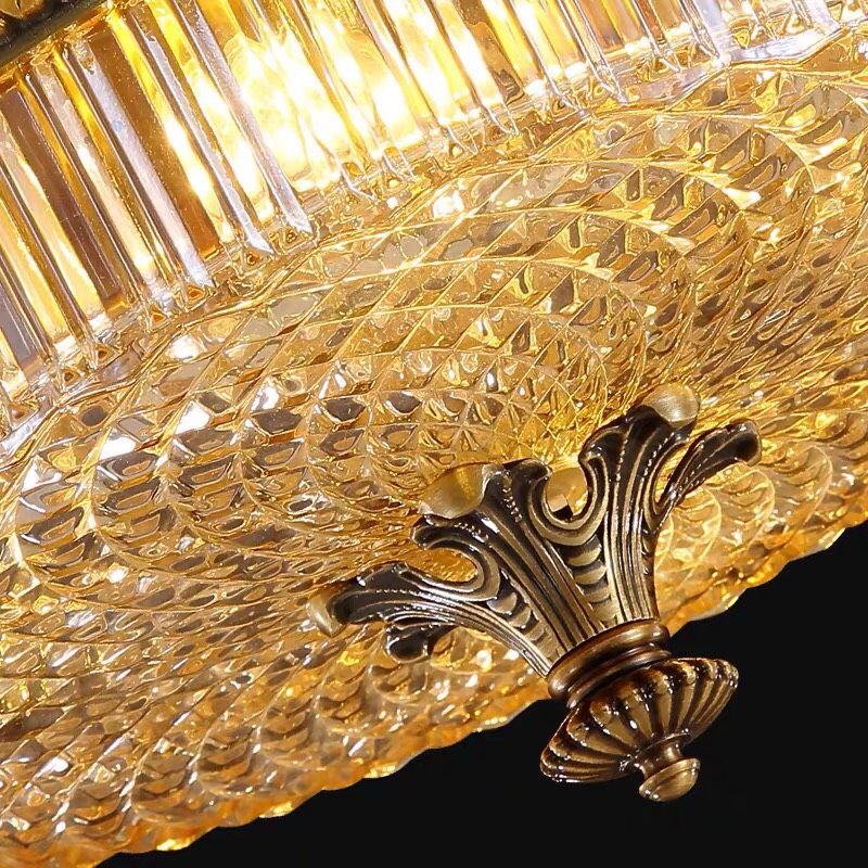 ĐÈN TRẦN CHÂU ÂU CAO CẤP Chất liệu thân đèn: đồng Chất liệu chao đèn: thuỷ tinh