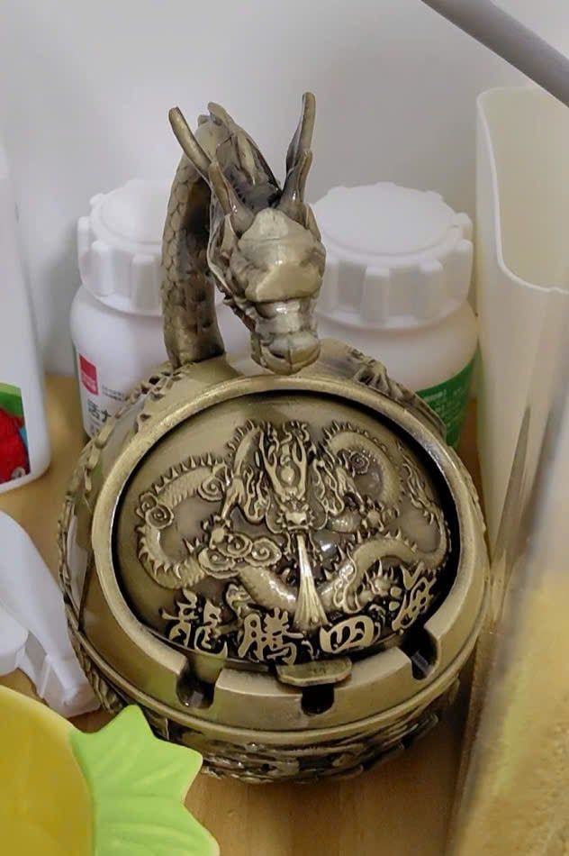 Gạt tàn cung hoàng đạo rồng