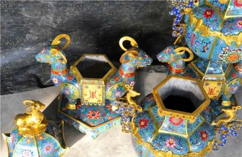 LƯ ĐỒNG TRANG TRÍ RỒNG PHƯỢNG – VẺ ĐẸP QUÝ PHÁI TRONG TỪNG ĐƯỜNG NÉT