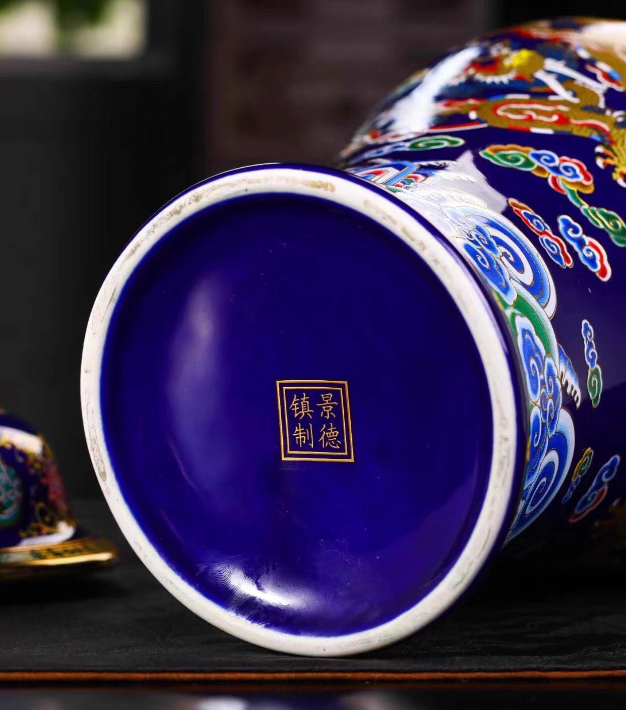 BÌNH GỐM ĐỰNG RƯỢU TRANG TRÍ – TINH HOA THỦ CÔNG TỪ CẢNH ĐỨC TRẤN