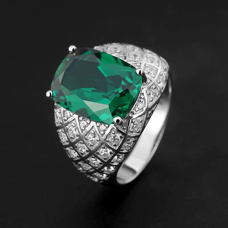 Nhẫn Nam Ngọc Lục Bảo Cao Cấp – Đỉnh Cao Của Đẳng Cấp và Sang Trọng