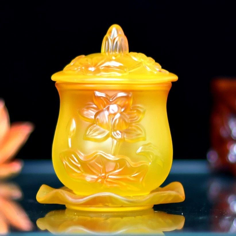 Cốc Nước Thánh Sen – Vẻ Đẹp Tinh Tế từ Thủy Tinh Cao Cấp