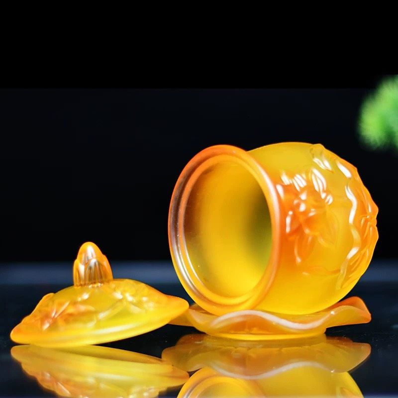 Cốc Nước Thánh Sen – Vẻ Đẹp Tinh Tế từ Thủy Tinh Cao Cấp