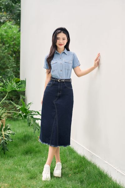 Chân váy jean dáng dài tà chéo cạp cao tua gấu cá tính