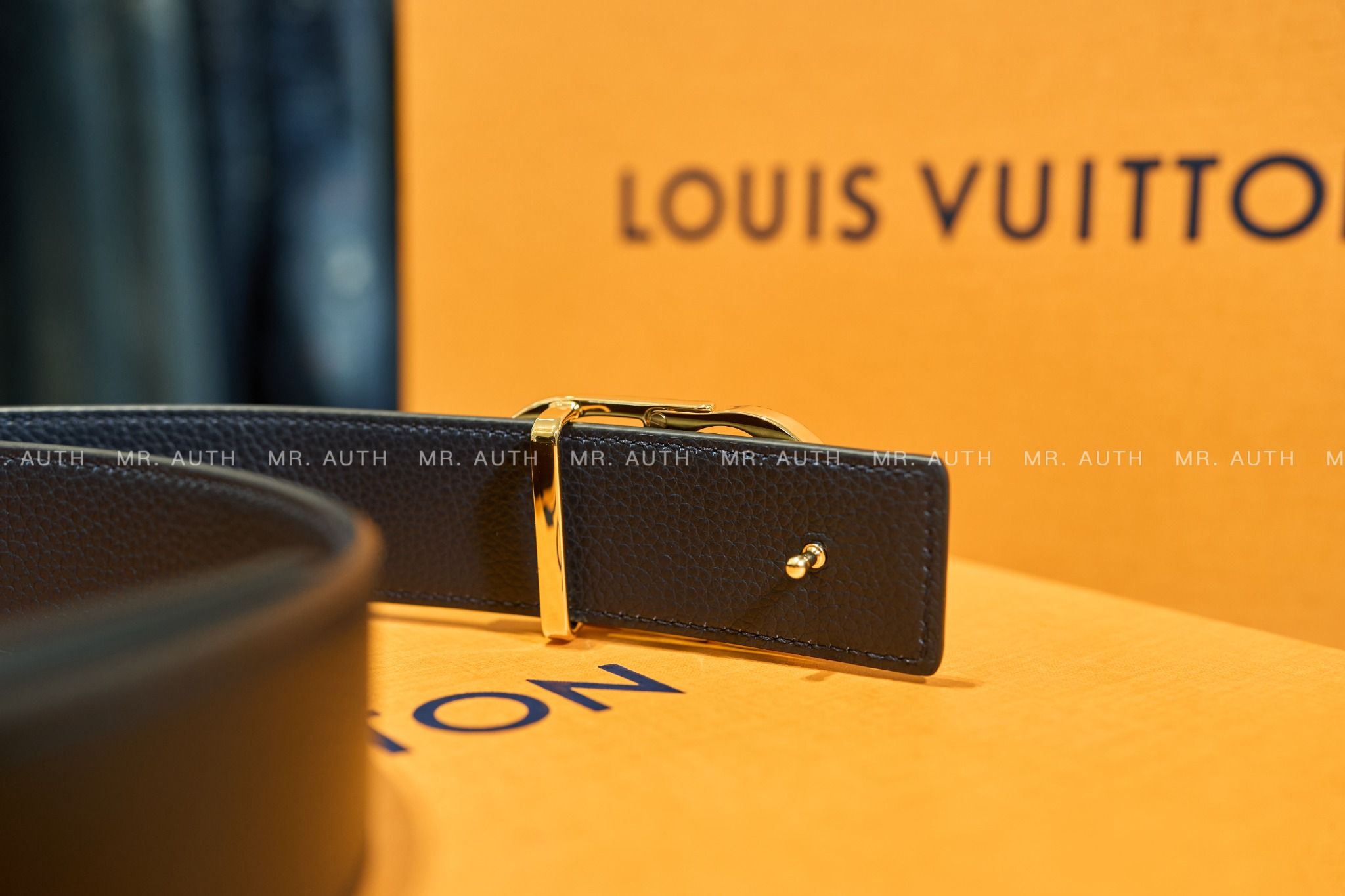 Dior CD Belt Buckle & Reversible Leather Belt