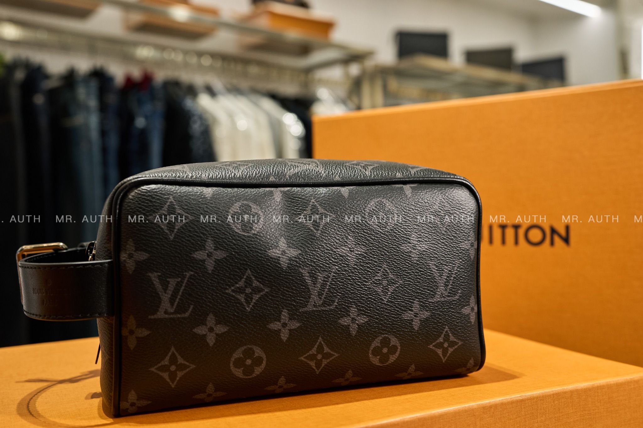 Louis Vuitton Trousse Toilette Locker Dopp Kit.