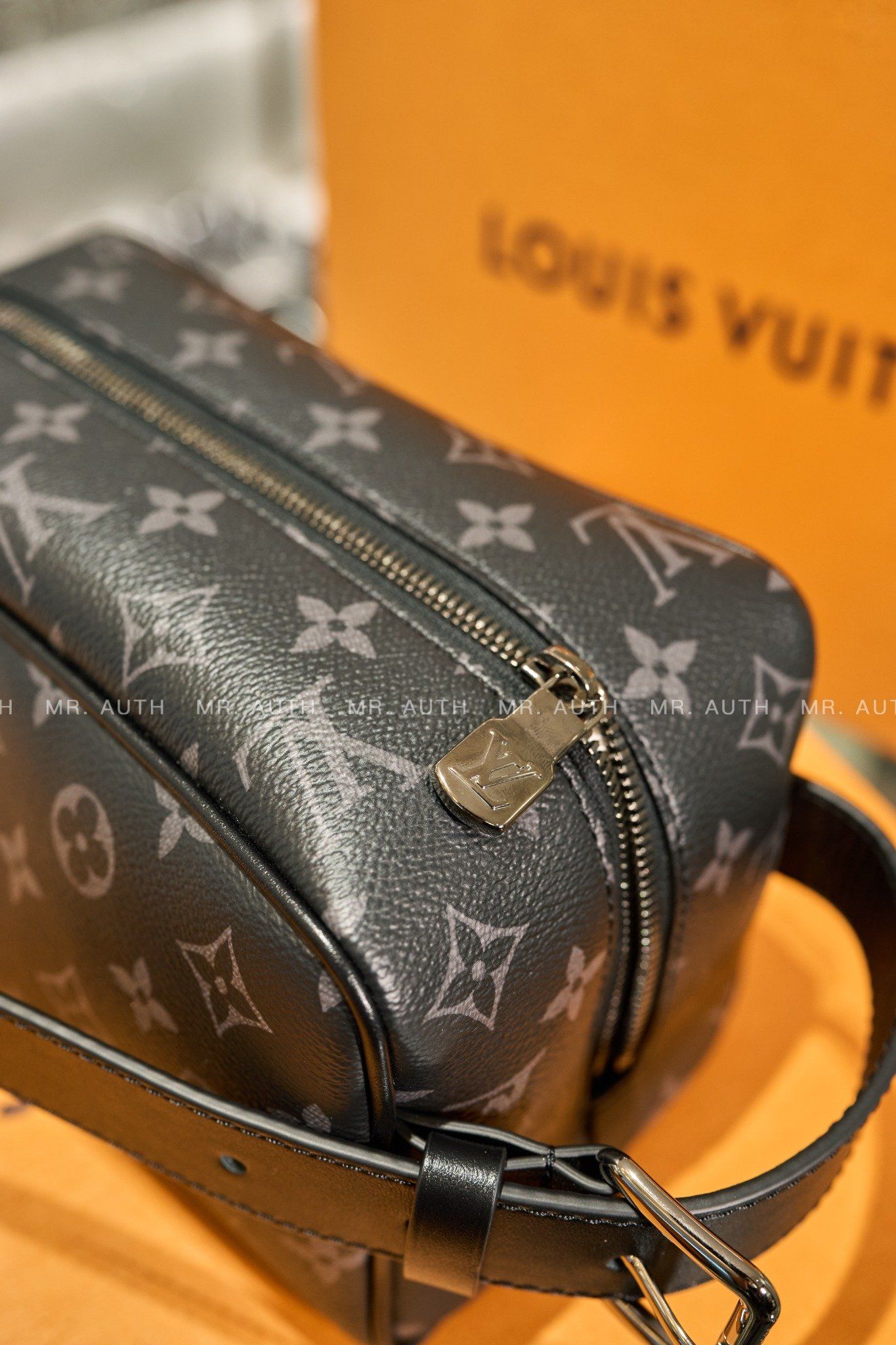 Louis Vuitton Trousse Toilette Locker Dopp Kit.