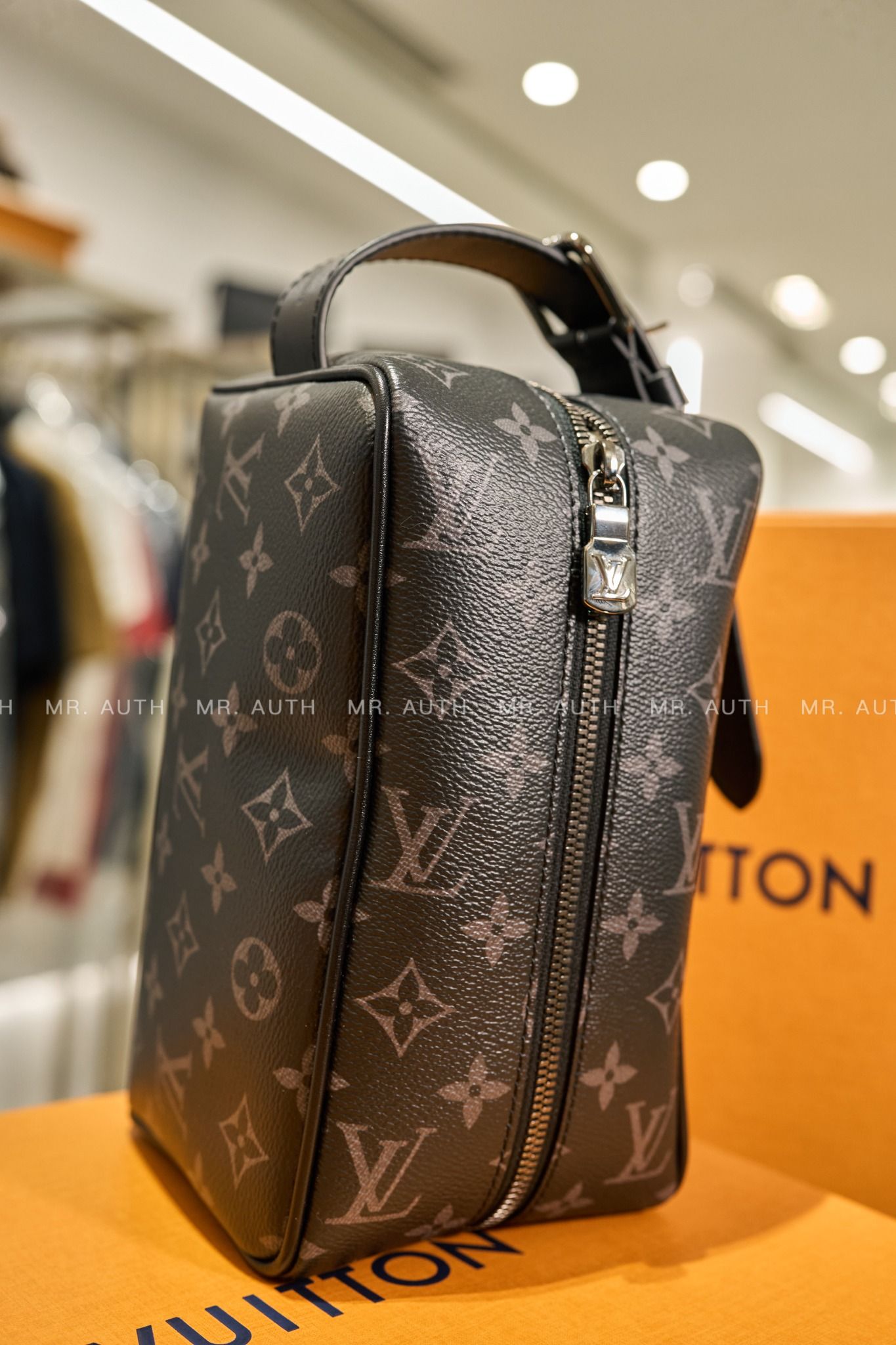 Louis Vuitton Trousse Toilette Locker Dopp Kit.