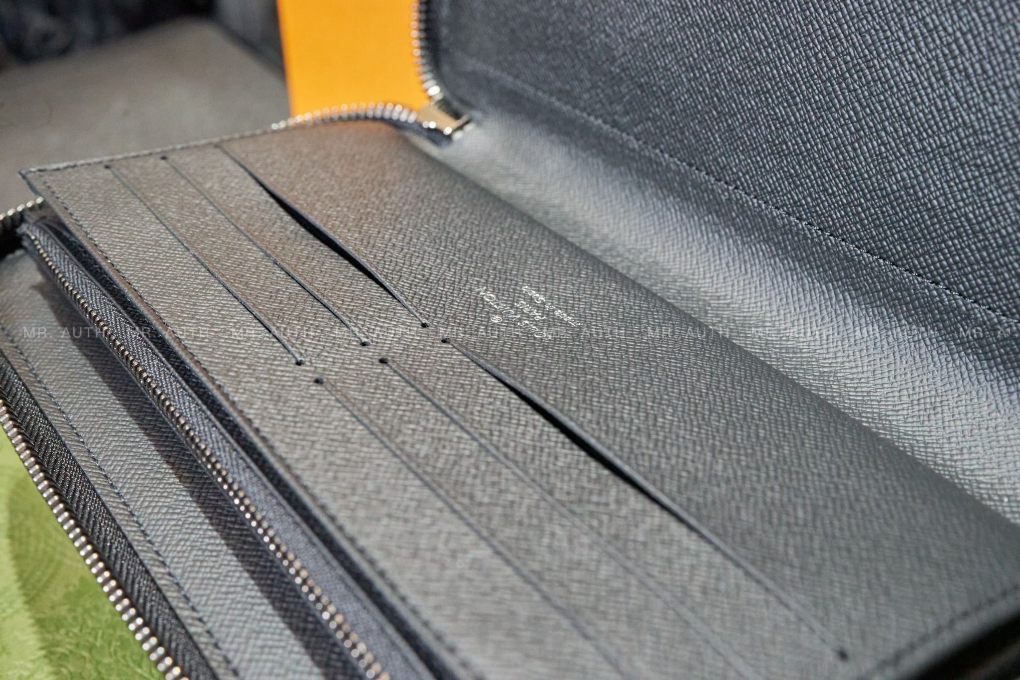 Louis Vuitton Zippy Organiser.