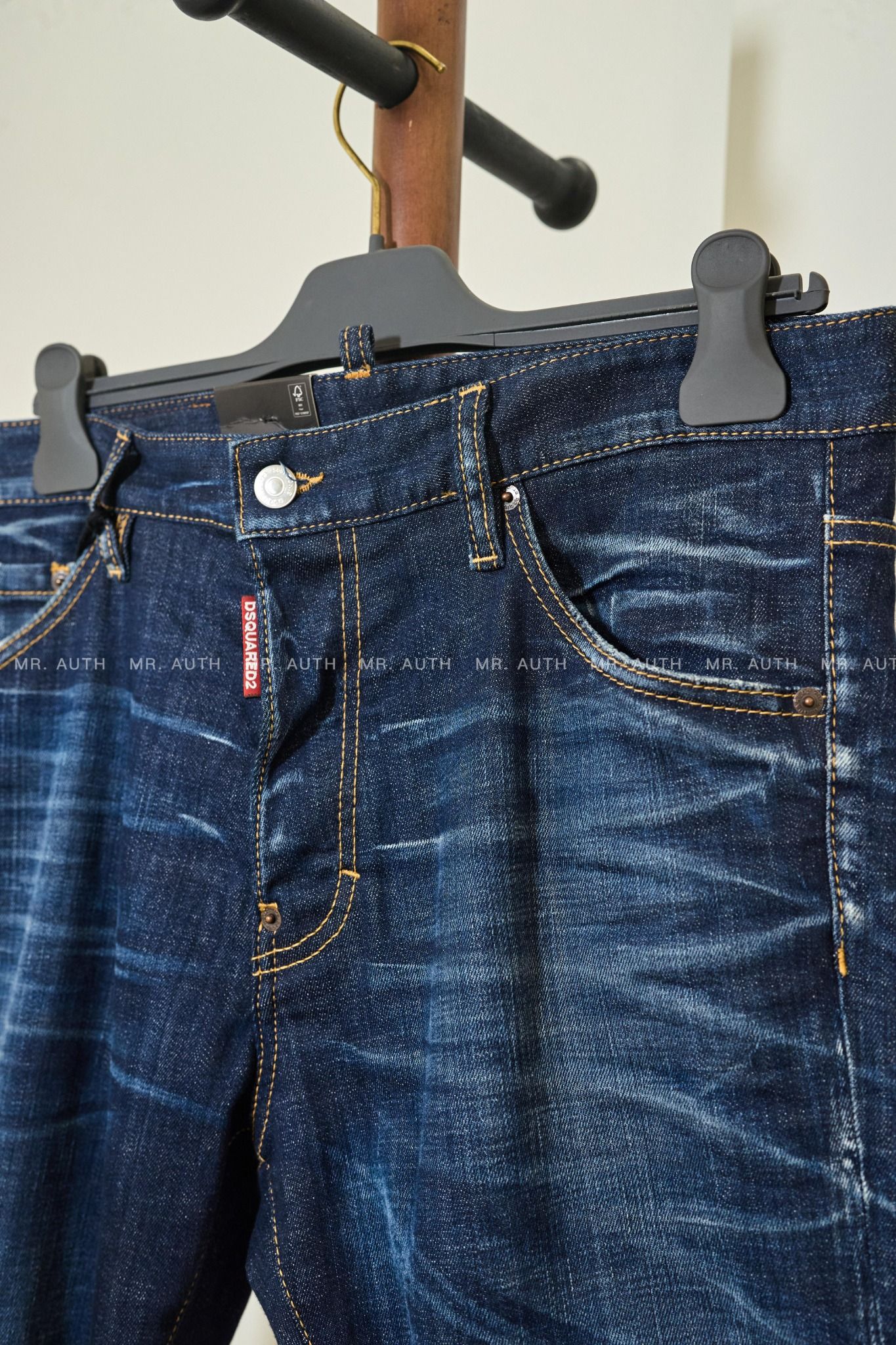 Dsquared2 Coolguy Jeans.
