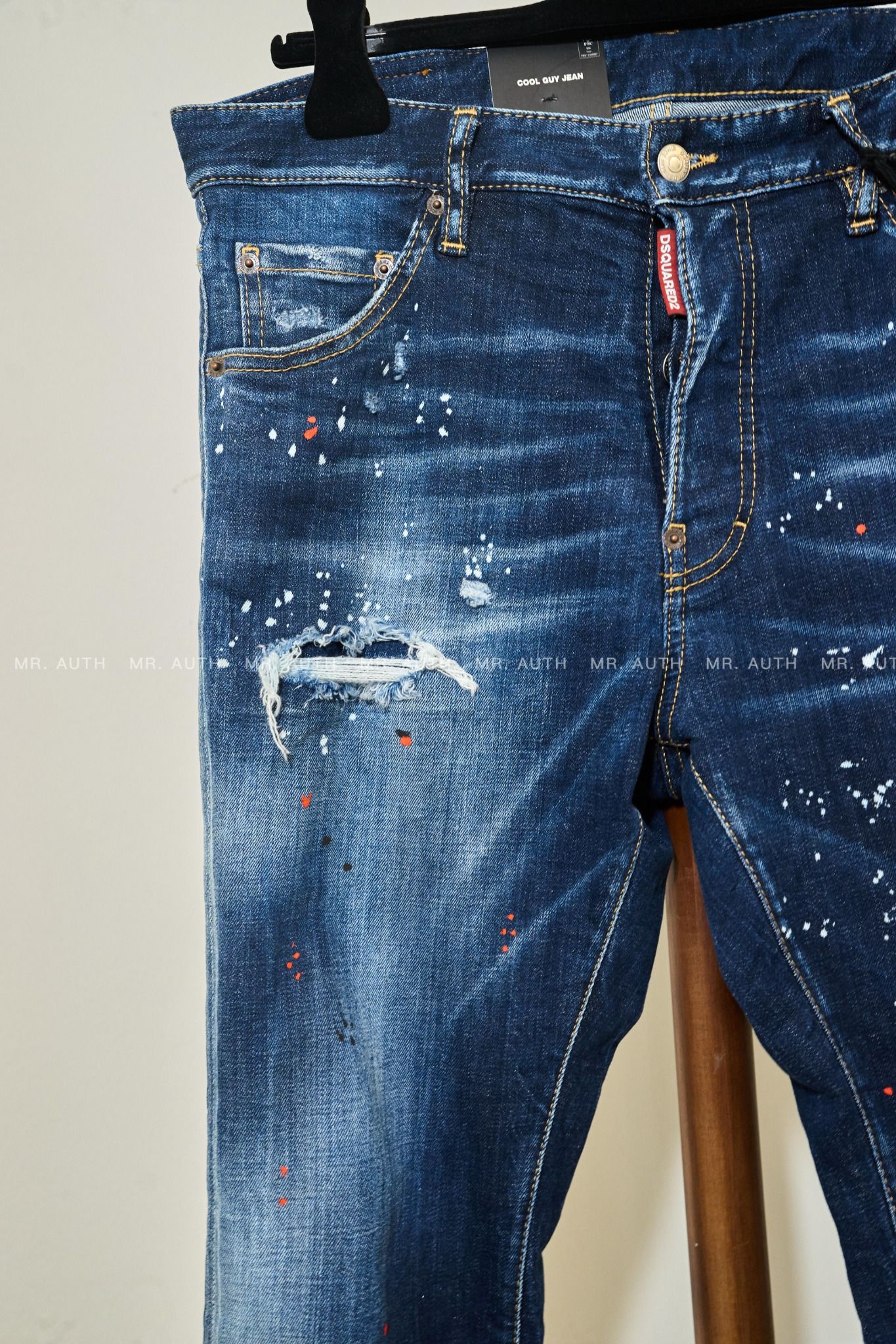 Dsquared2 Coolguy Jeans.