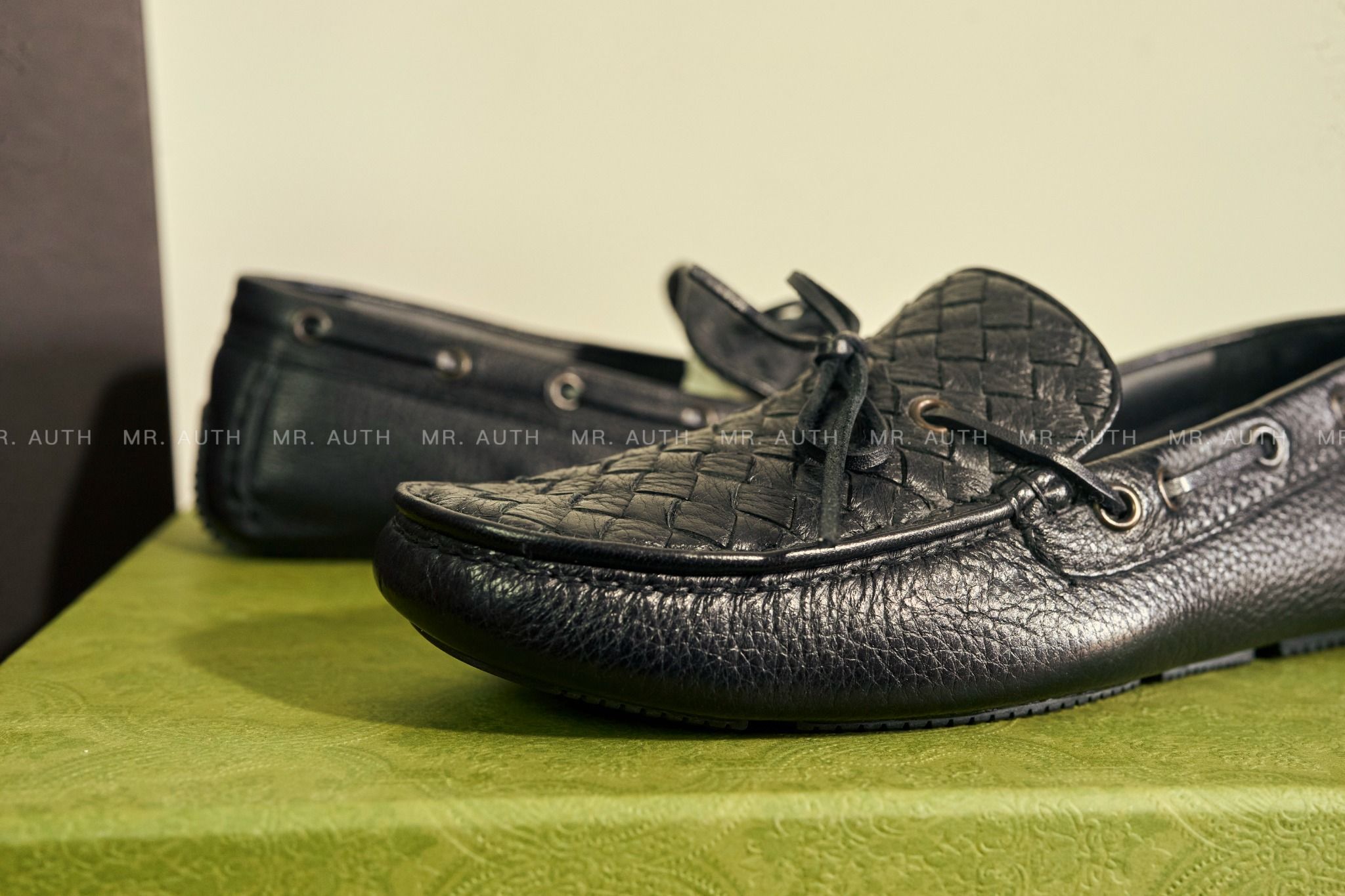 Bottega Veneta Fiandra Intrecciato Leather Slipper