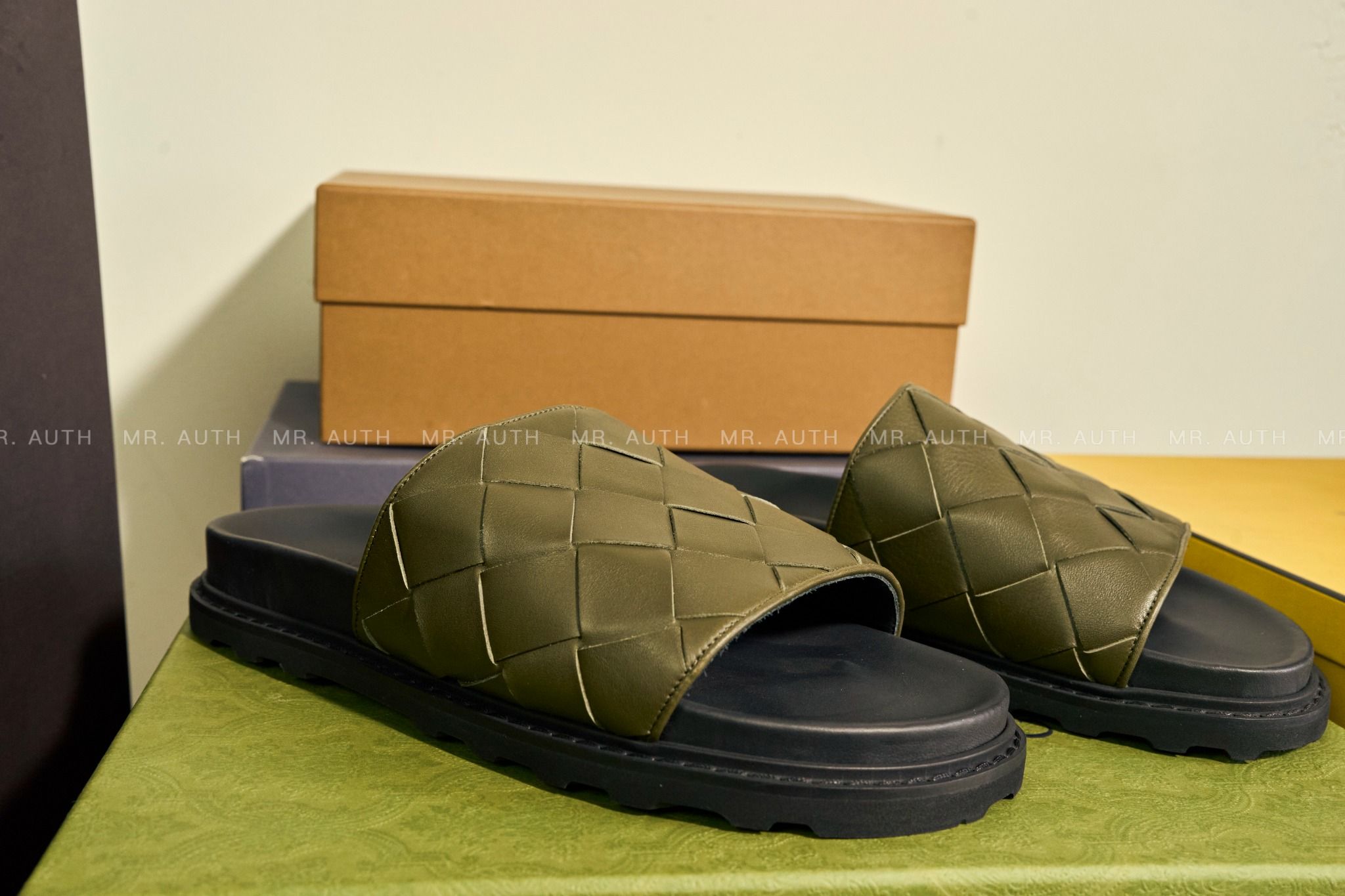 Bottega Veneta Intrecciato Leather Slides
