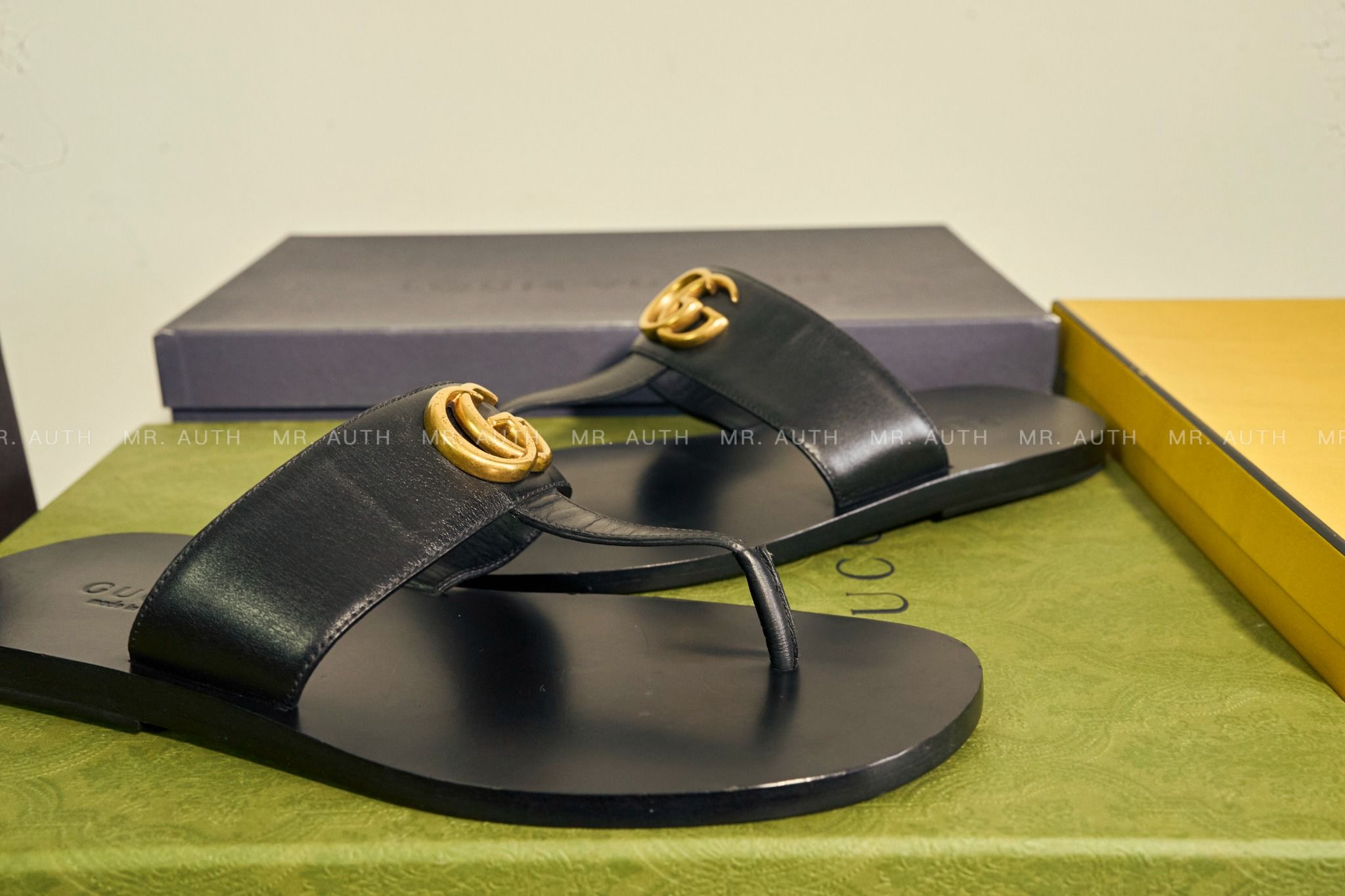 Dép Versace Greca Sandals.