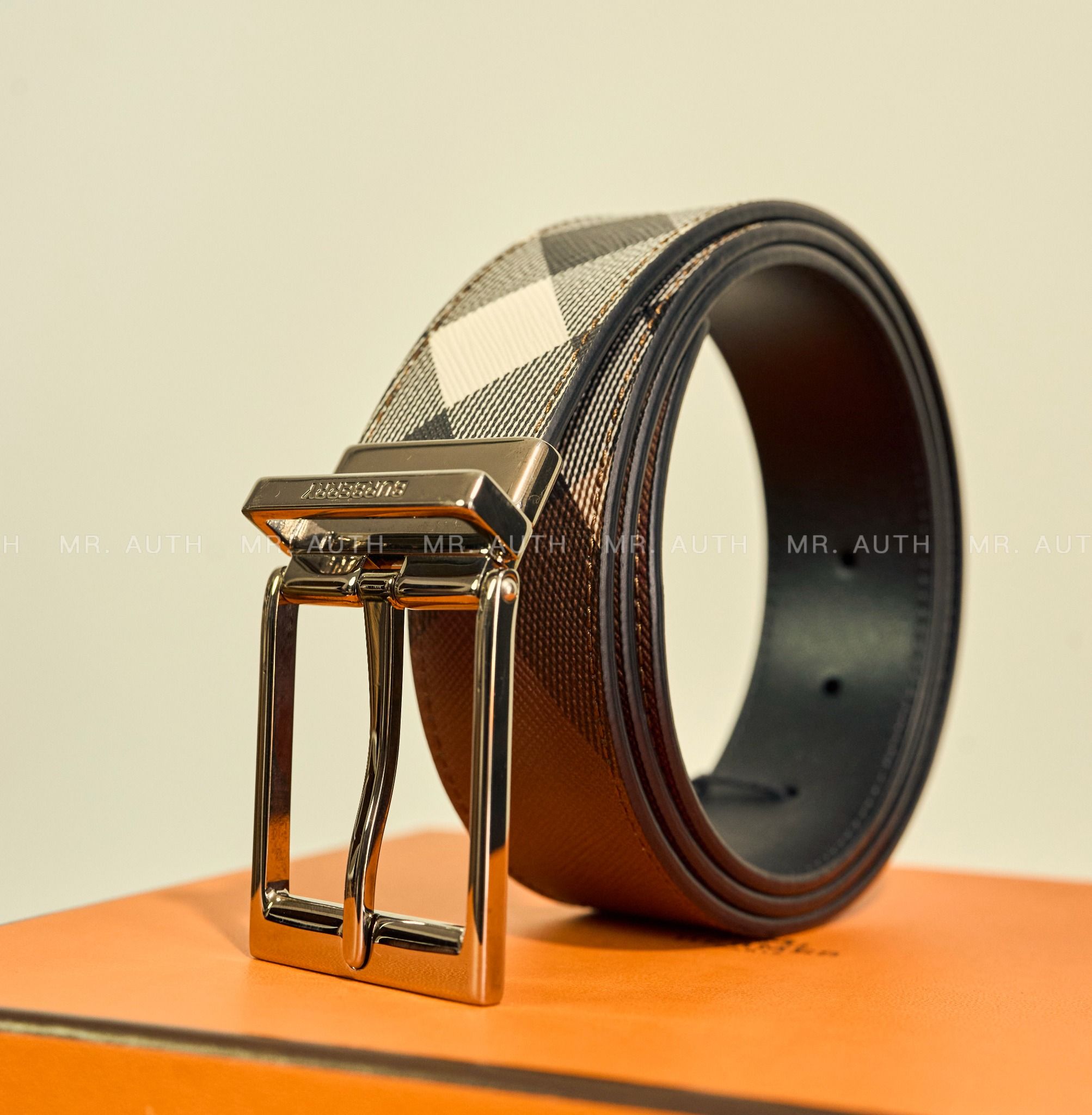 Burberry Trench Reversible Leather Belt.